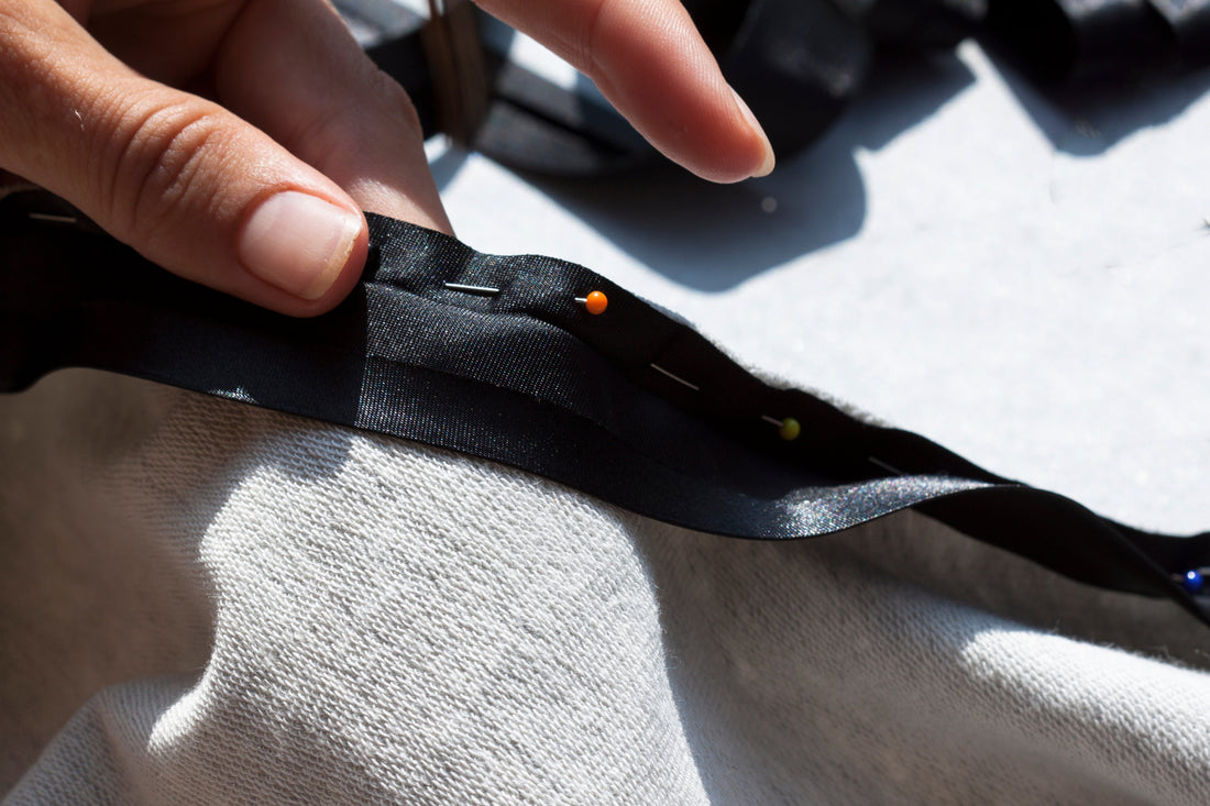 bias-tape-pinned-to-fabric